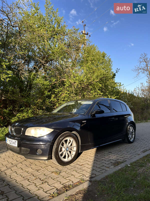 Хэтчбек BMW 1 Series 2005 в Ивано-Франковске