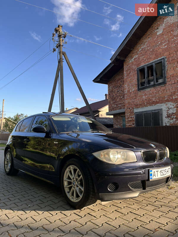 Хэтчбек BMW 1 Series 2005 в Ивано-Франковске