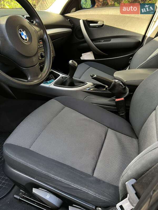 Хэтчбек BMW 1 Series 2005 в Ивано-Франковске