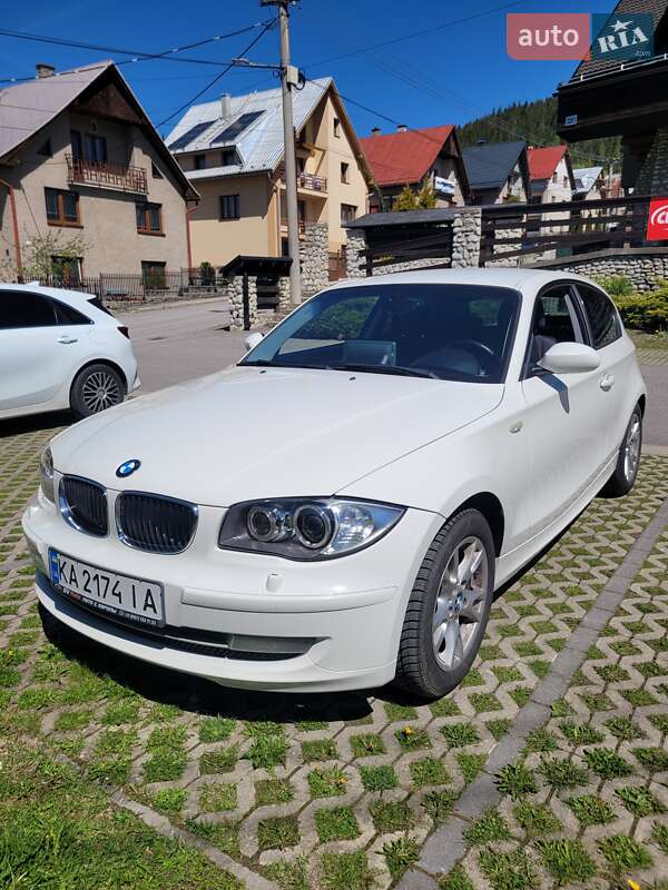 Хэтчбек BMW 1 Series 2008 в Киеве