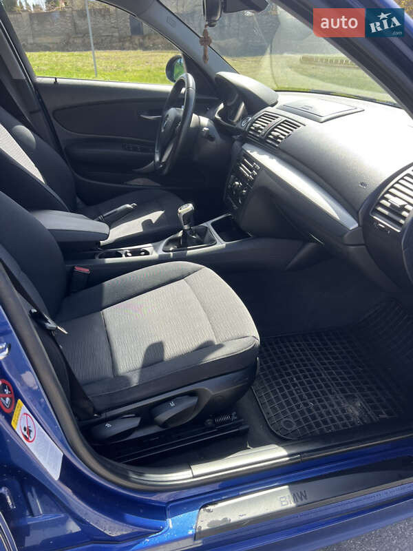 Хэтчбек BMW 1 Series 2007 в Виннице
