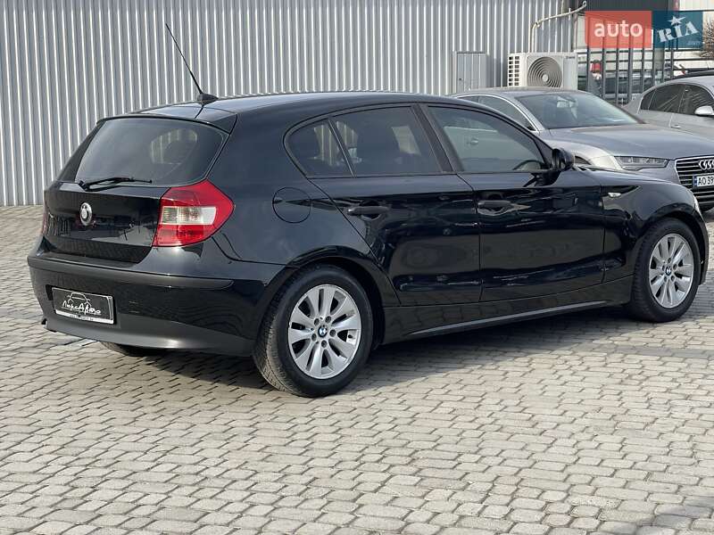 Хэтчбек BMW 1 Series 2006 в Мукачево