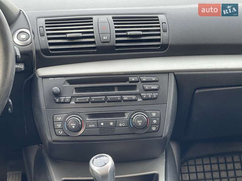Хэтчбек BMW 1 Series 2006 в Мукачево