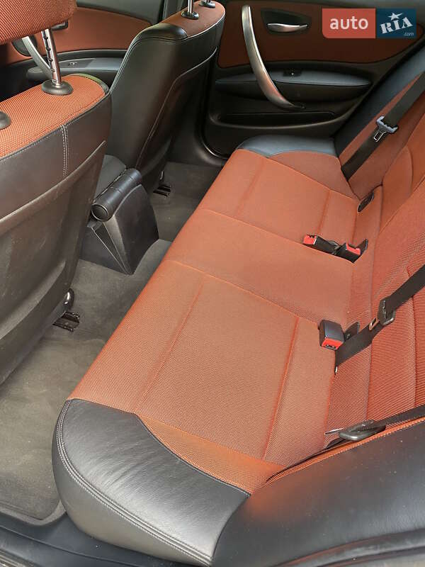 Хэтчбек BMW 1 Series 2007 в Луцке