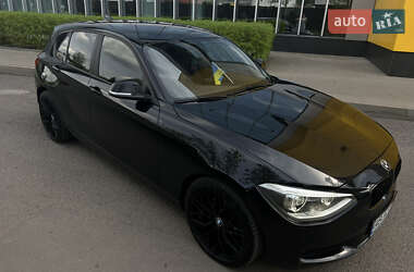 Хэтчбек BMW 1 Series 2012 в 