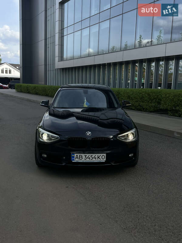 Хэтчбек BMW 1 Series 2012 в 