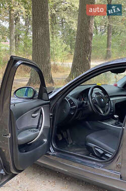 Хетчбек BMW 1 Series 2008 в 