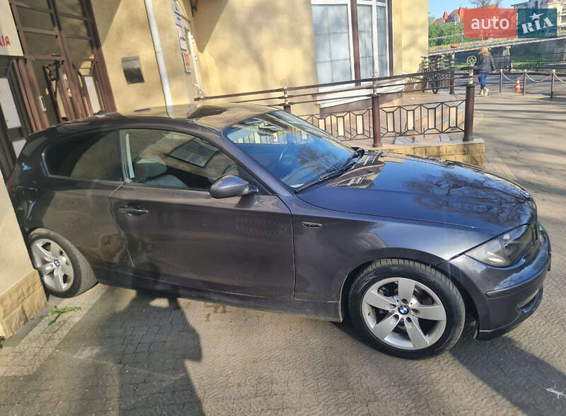 Хетчбек BMW 1 Series 2007 в Ужгороді