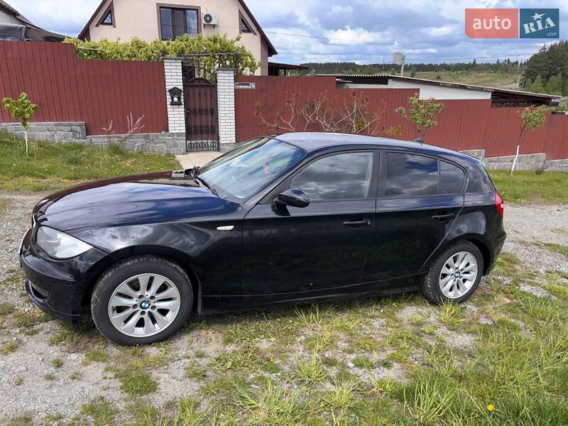 Хетчбек BMW 1 Series 2009 в Радомишлі