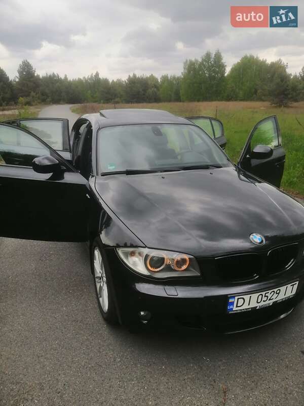 Хэтчбек BMW 1 Series 2009 в Буче