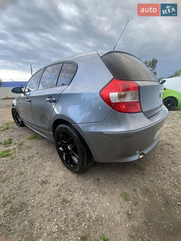Хэтчбек BMW 1 Series 2005 в Ивано-Франковске