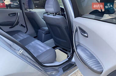 Хэтчбек BMW 1 Series 2005 в 