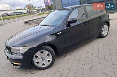Хетчбек BMW 1 Series 2010 в 