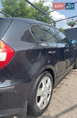 Хетчбек BMW 1 Series 2005 в 