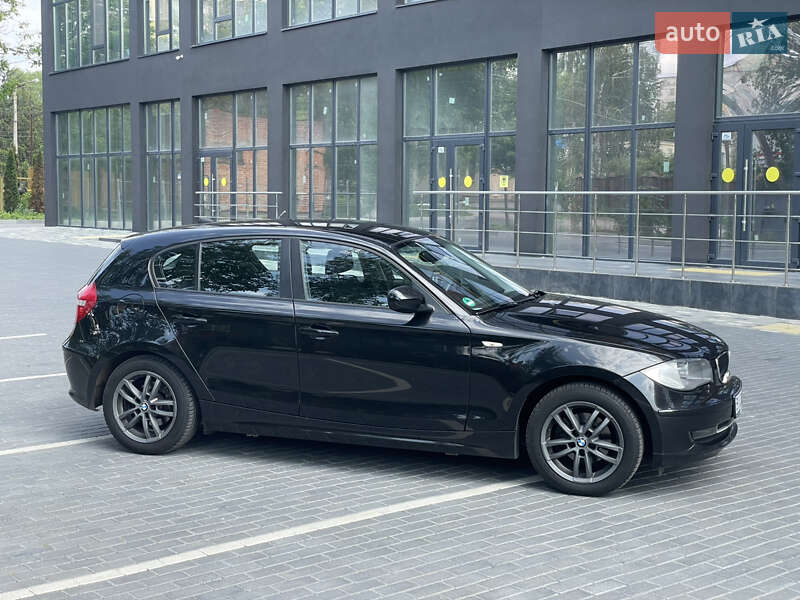 Хетчбек BMW 1 Series 2009 в Полтаві
