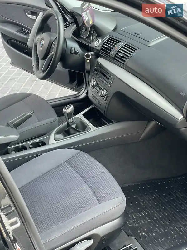 BMW 1 Series 2009 VIN WBAUH31010E402488 фото оголошення 31 з 70