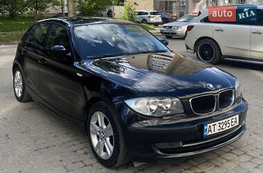 Хетчбек BMW 1 Series 2009 в 
