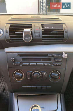 Хетчбек BMW 1 Series 2009 в 