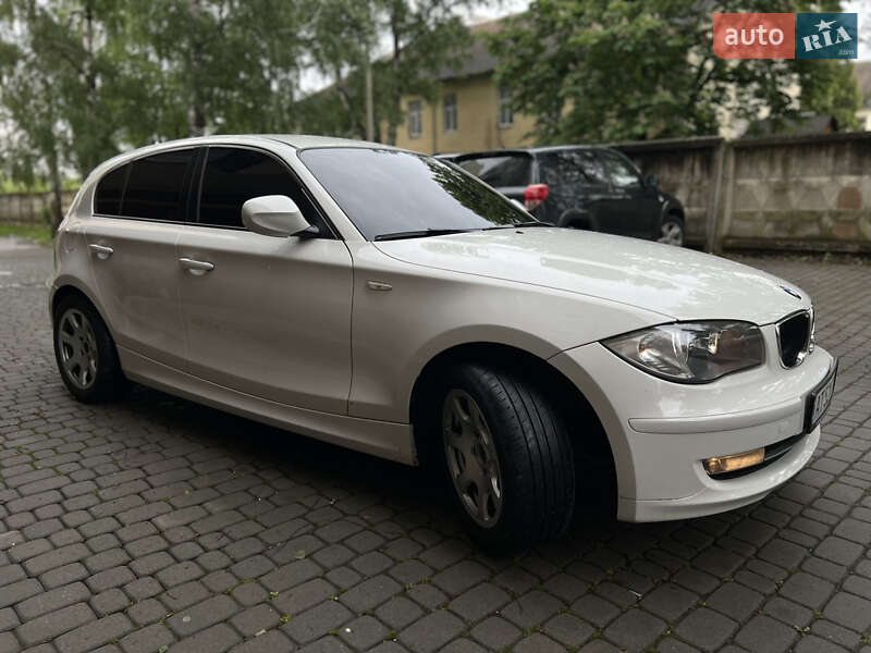 Хетчбек BMW 1 Series 2009 в Надвірній