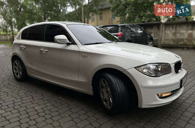 Хетчбек BMW 1 Series 2009 в 