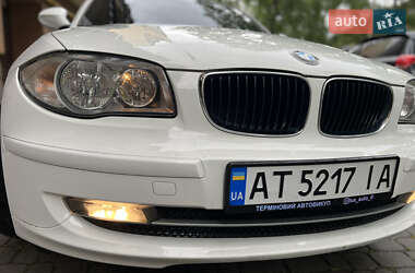 Хетчбек BMW 1 Series 2009 в 