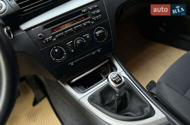 Хетчбек BMW 1 Series 2009 в 