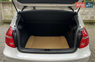 Хетчбек BMW 1 Series 2009 в 