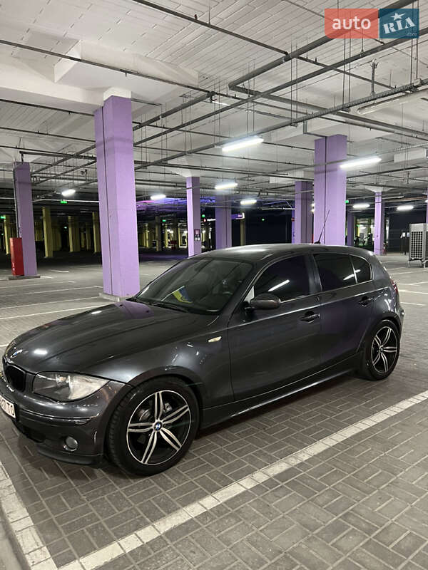 Хэтчбек BMW 1 Series 2004 в 