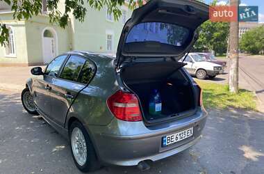 Хэтчбек BMW 1 Series 2010 в 