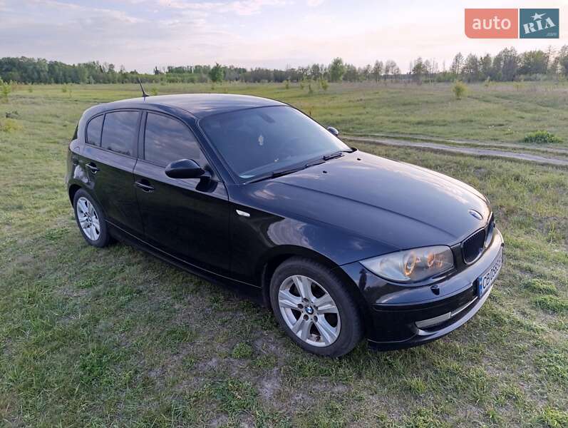 Хетчбек BMW 1 Series 2007 в Сосницях
