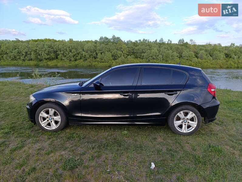 Хетчбек BMW 1 Series 2007 в Сосницях