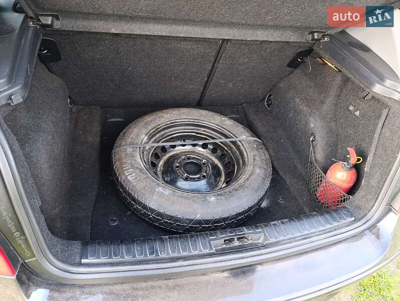 Хетчбек BMW 1 Series 2007 в Сосницях