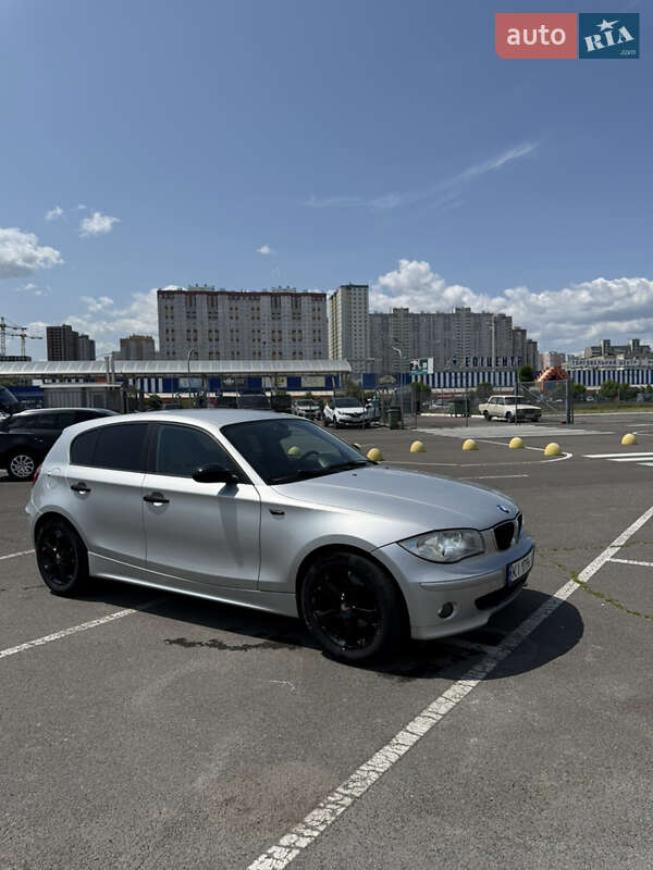 BMW 1 Series 2005
