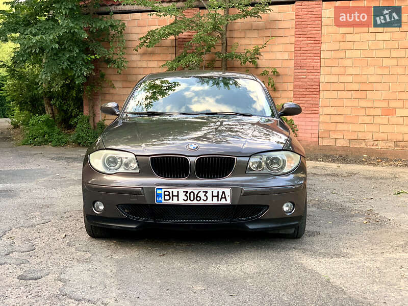 Хэтчбек BMW 1 Series 2005 в 