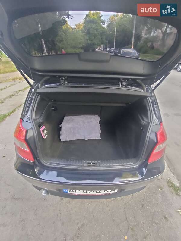 Хетчбек BMW 1 Series 2006 в Запоріжжі