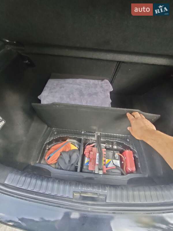 Хетчбек BMW 1 Series 2006 в Запоріжжі