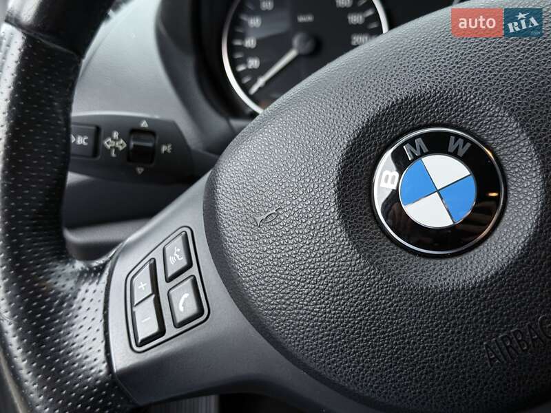 Хэтчбек BMW 1 Series 2011 в Харькове