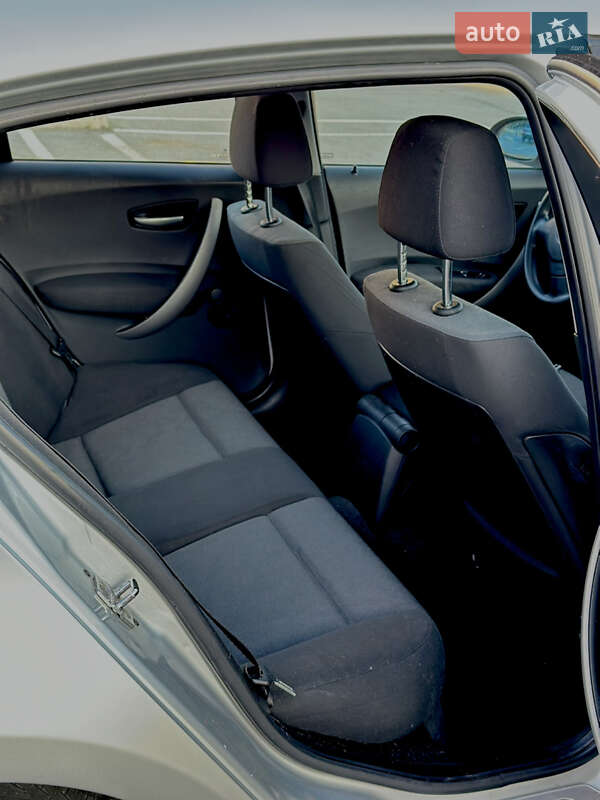 Хетчбек BMW 1 Series 2006 в Києві
