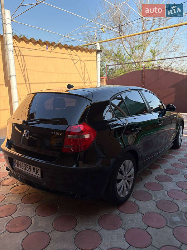 Хэтчбек BMW 1 Series 2007 в Одессе