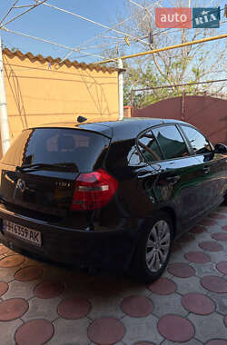 Хэтчбек BMW 1 Series 2007 в 