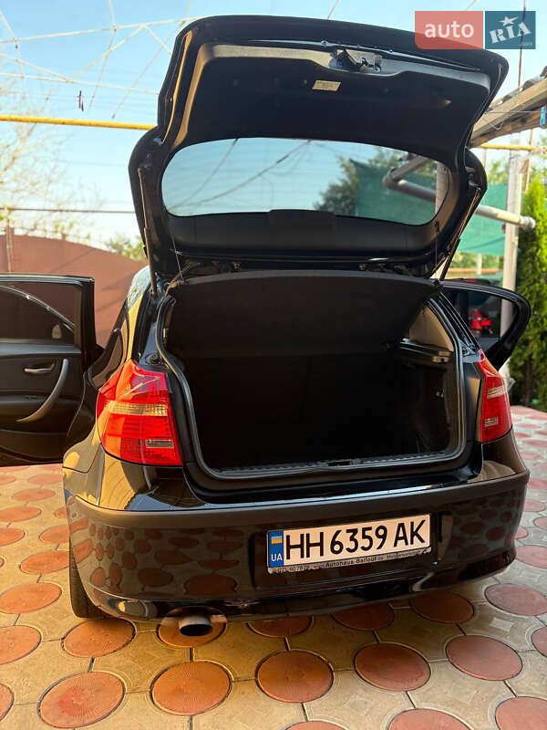 Хэтчбек BMW 1 Series 2007 в Одессе