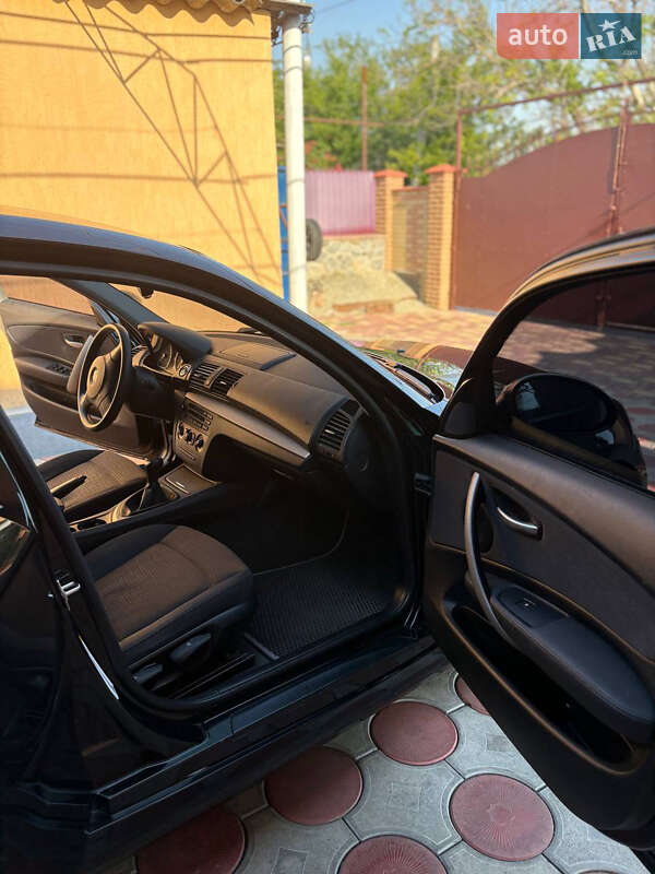 Хэтчбек BMW 1 Series 2007 в Одессе