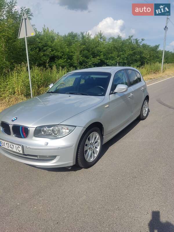 Хэтчбек BMW 1 Series 2009 в Хмельницком