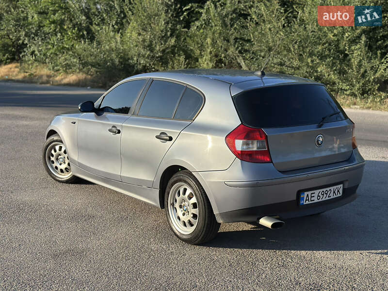 Хетчбек BMW 1 Series 2006 в Дніпрі