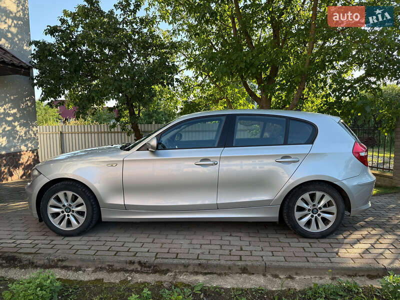 Хэтчбек BMW 1 Series 2011 в Ивано-Франковске