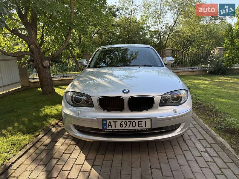 Хэтчбек BMW 1 Series 2011 в Ивано-Франковске