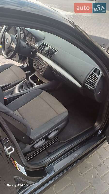Хетчбек BMW 1 Series 2005 в Чернівцях