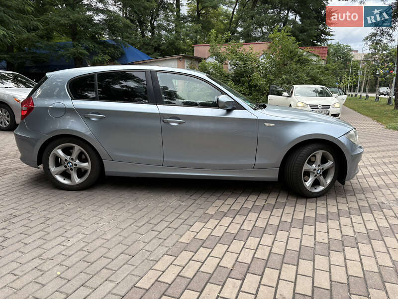 Хэтчбек BMW 1 Series 2010 в Киеве фото 3 Хэтчбек BMW 1 Series 2010 в Киеве