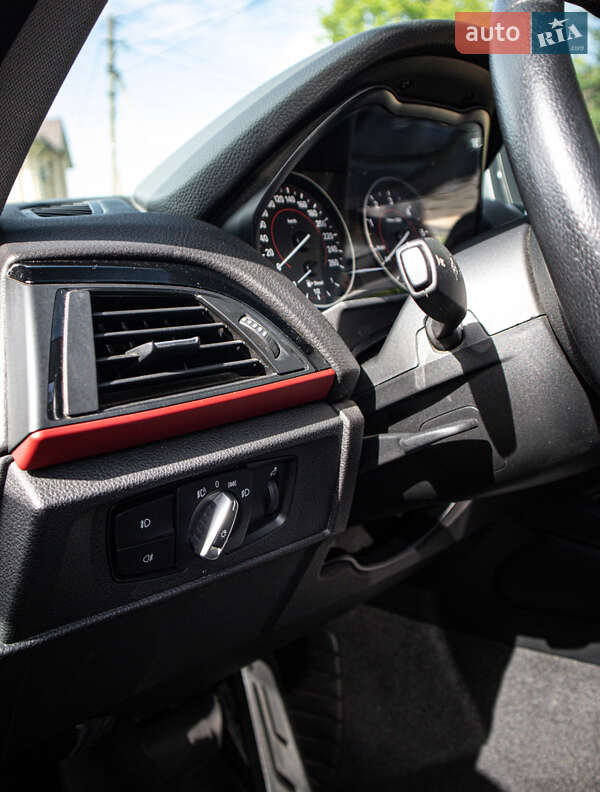 Хетчбек BMW 1 Series 2016 в Чернівцях