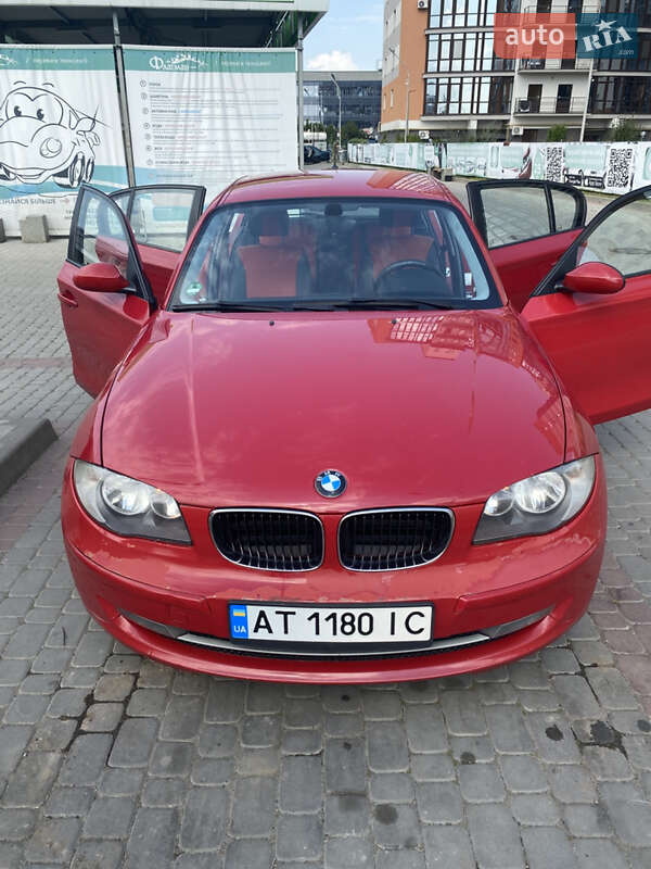 Хэтчбек BMW 1 Series 2008 в 